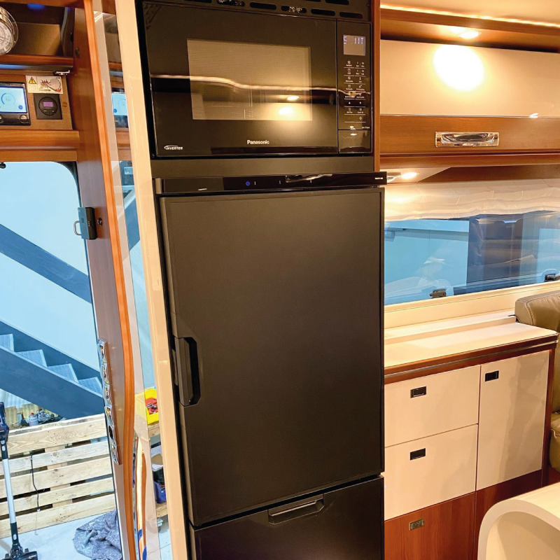 Kuehlschrank-+-Backofen-1